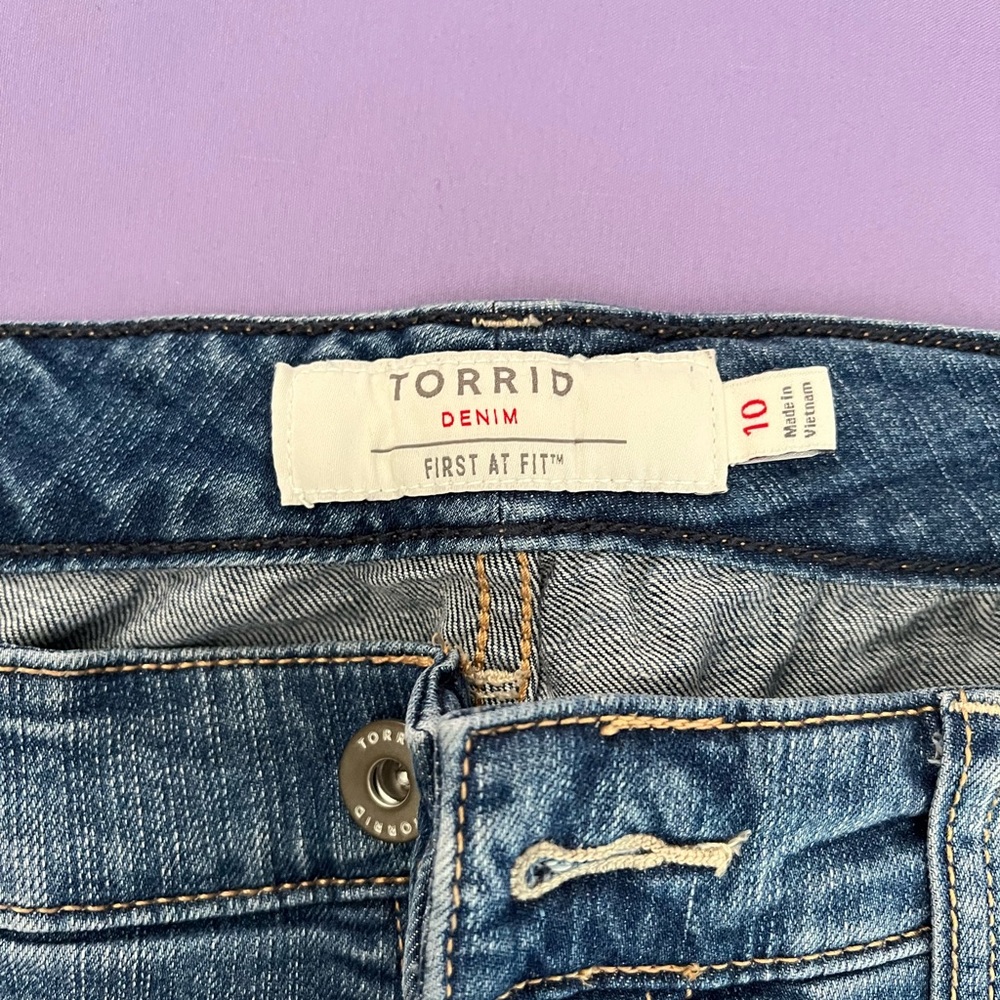 Torrid size 10 shorts only took tags off to try on but didn’t like the fit!